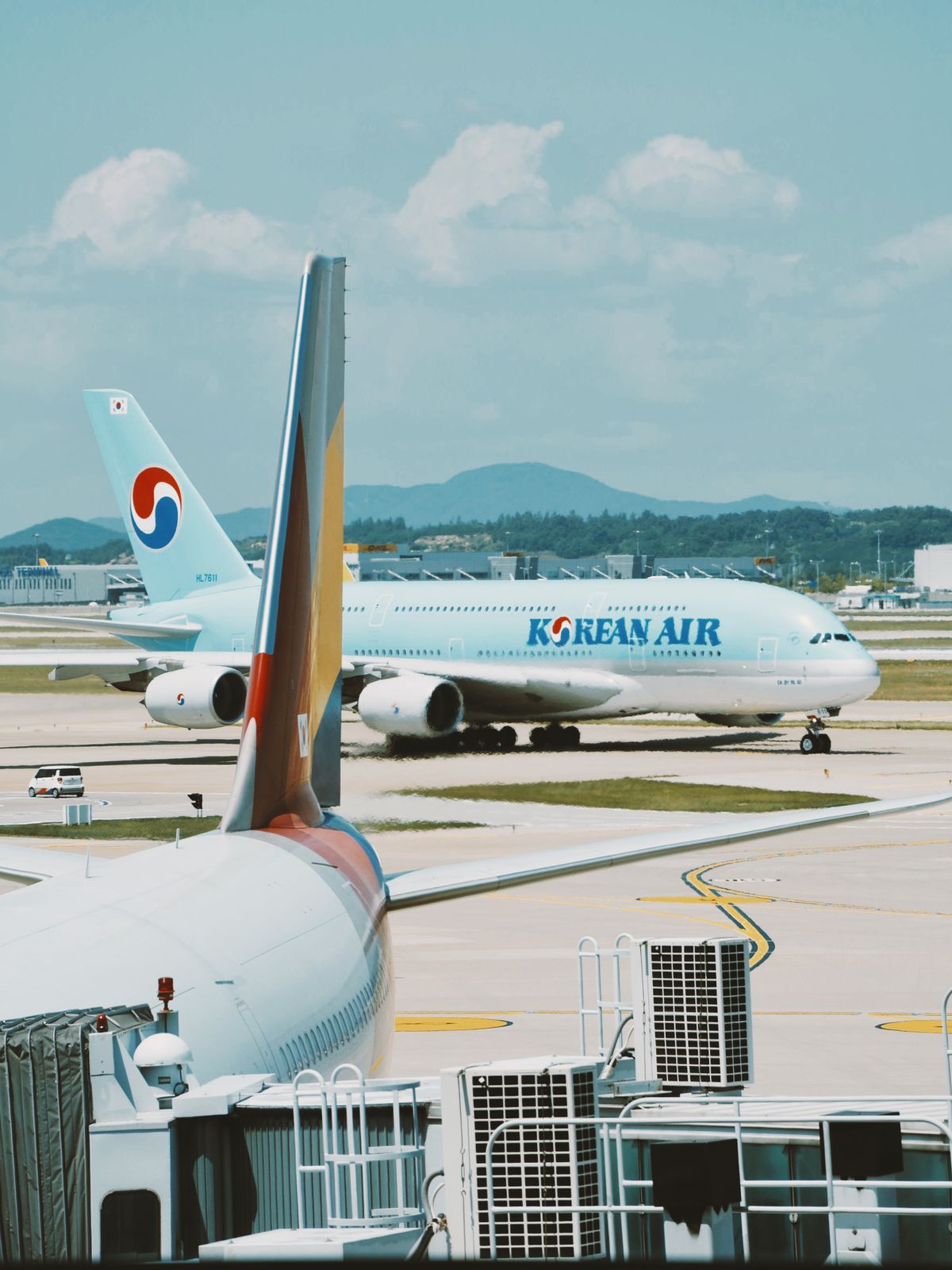 Flugzeuge von Korean Air auf dem Vorfeld des Flughafens Incheon