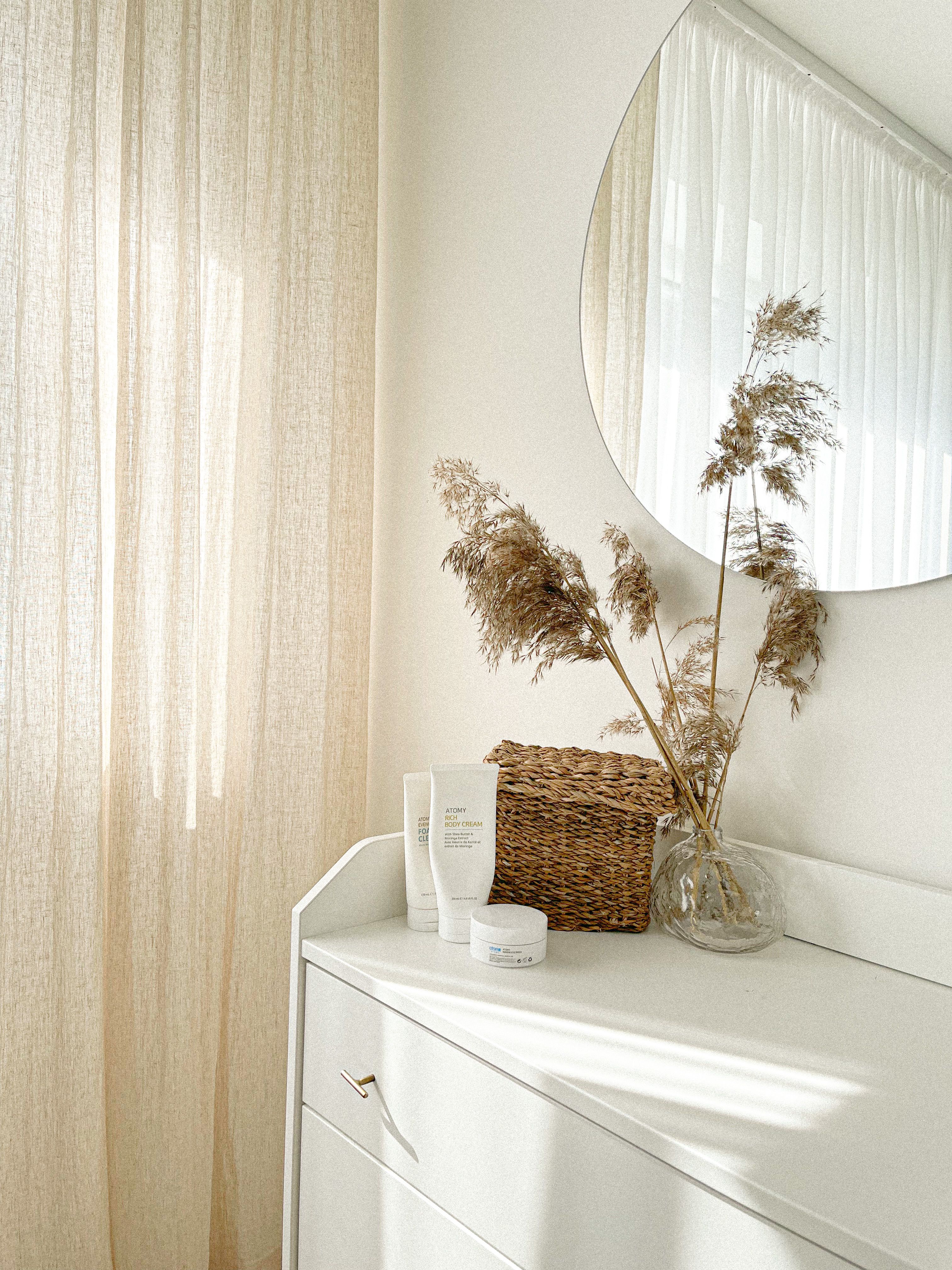 Mirror over Dresser · Free Stock Photo