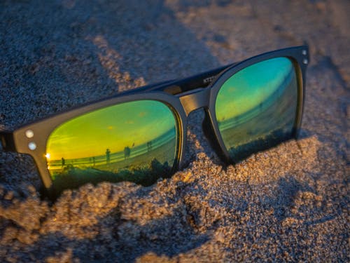 검은 색 선글라스, 해변, 해변 일몰의 무료 스톡 사진