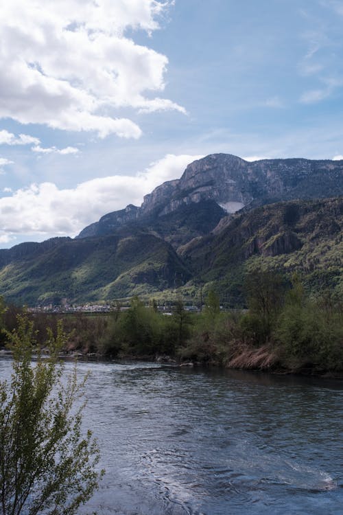 Δωρεάν στοκ φωτογραφιών με βουνό, κατακόρυφη λήψη, λήψη από drone