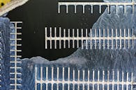 无人机拍摄的照片显示，明尼苏达州莱克城的一个冰冻码头上带有图案