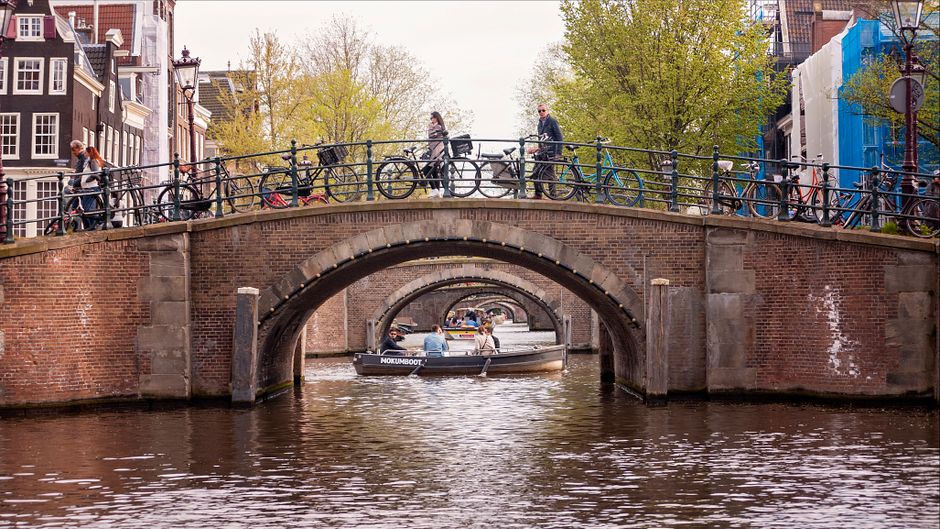 Amszterdami kerékpártúra a csatornák mentén: útvonaltippek – Amsterdam canal bicycle tour spring