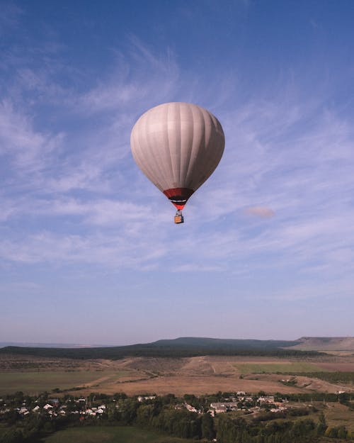 Gratis arkivbilde med ballong, blå himmel, eventyr