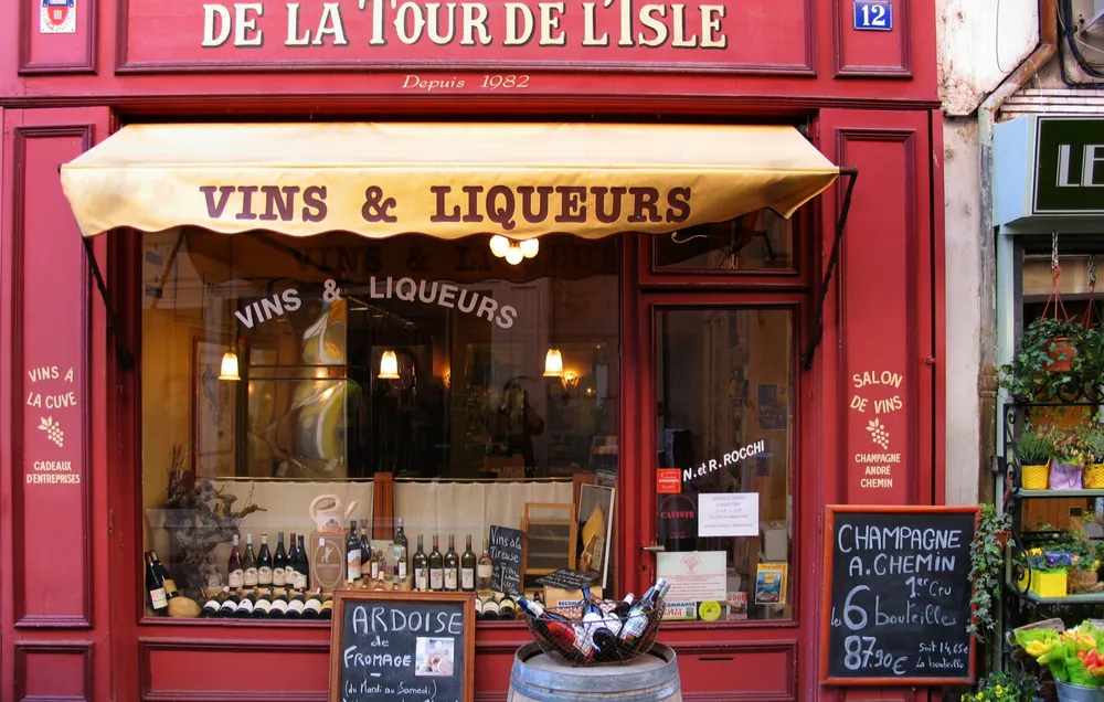 Vins locaux et eaux-de-vie (žganje).