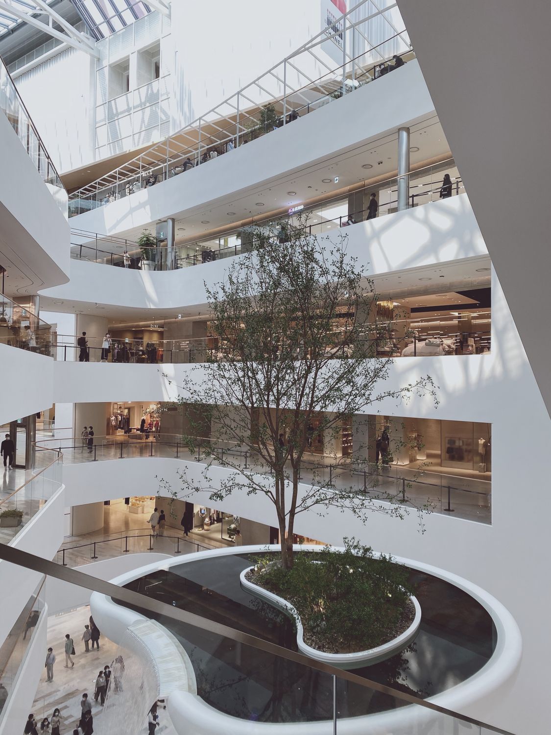 Interior of Hyundai Department Store in South Korea · Free Stock Photo