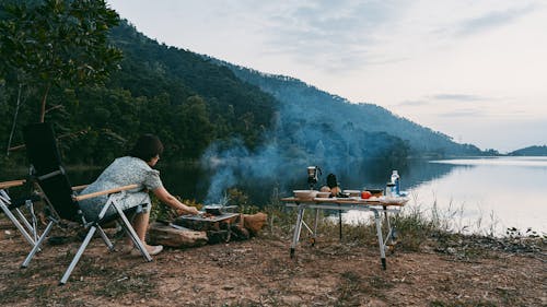 Imágenes gratuitas de camping, cocina al aire libre, cafetería, atardecer, fogata