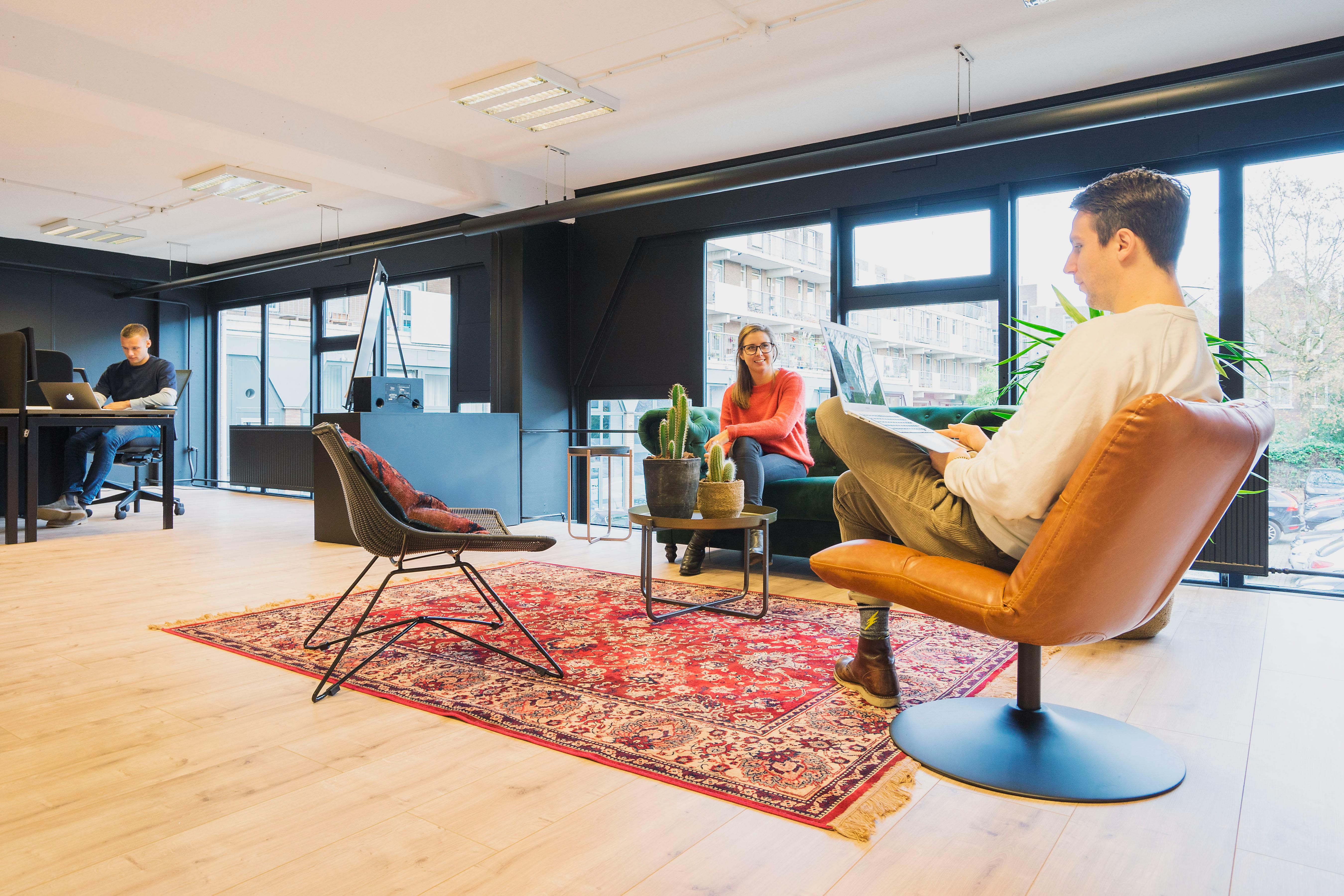 Foto profissional gratuita de ambiente de trabalho, assento, banco