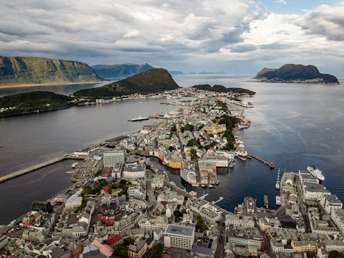 Fotobanka s bezplatnými fotkami na tému aksla, alesund, breh