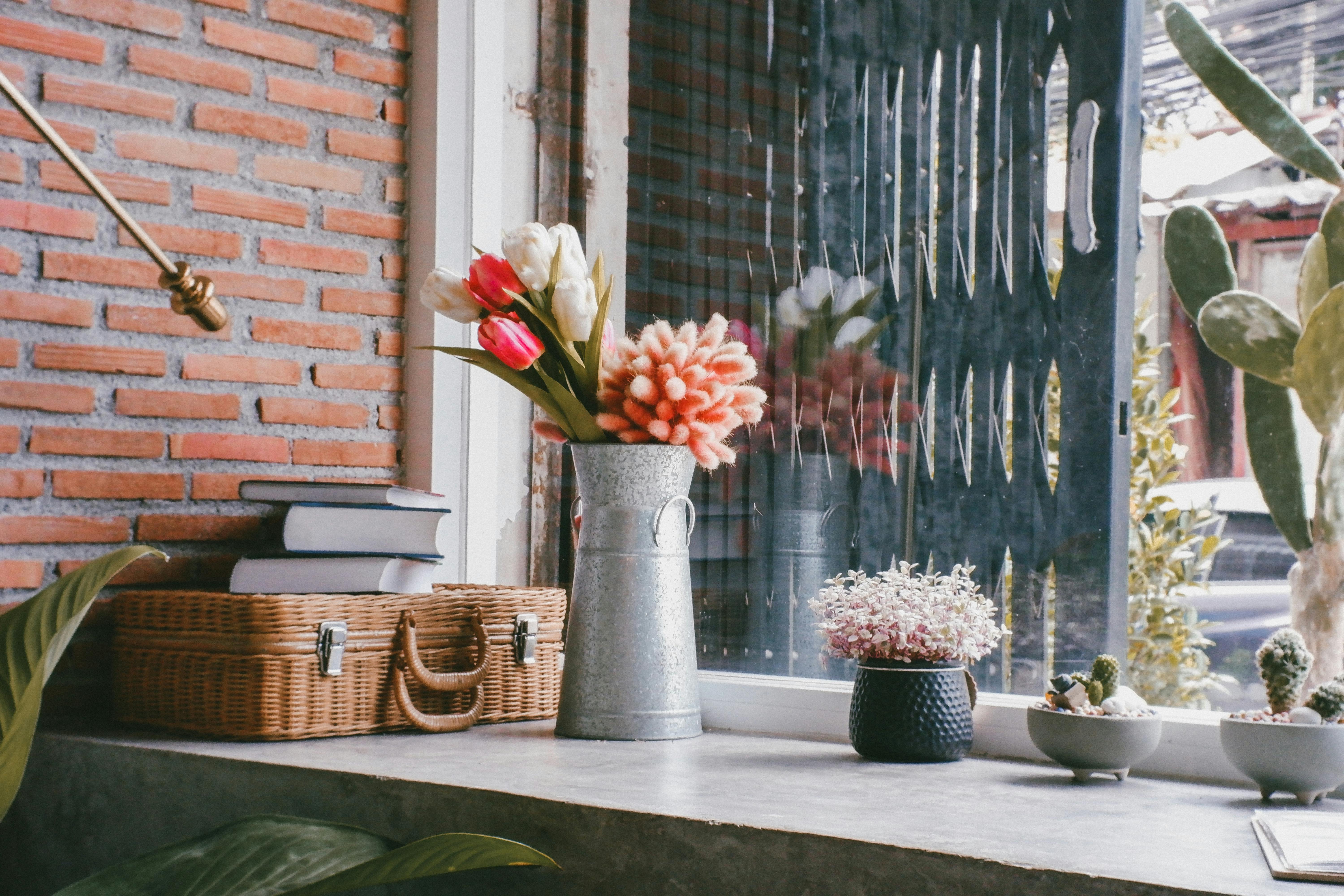Looking to declutter while spring cleaning? 1-800-GOT-JUNK? can help and all you have to do is point. Find out more on Live. 