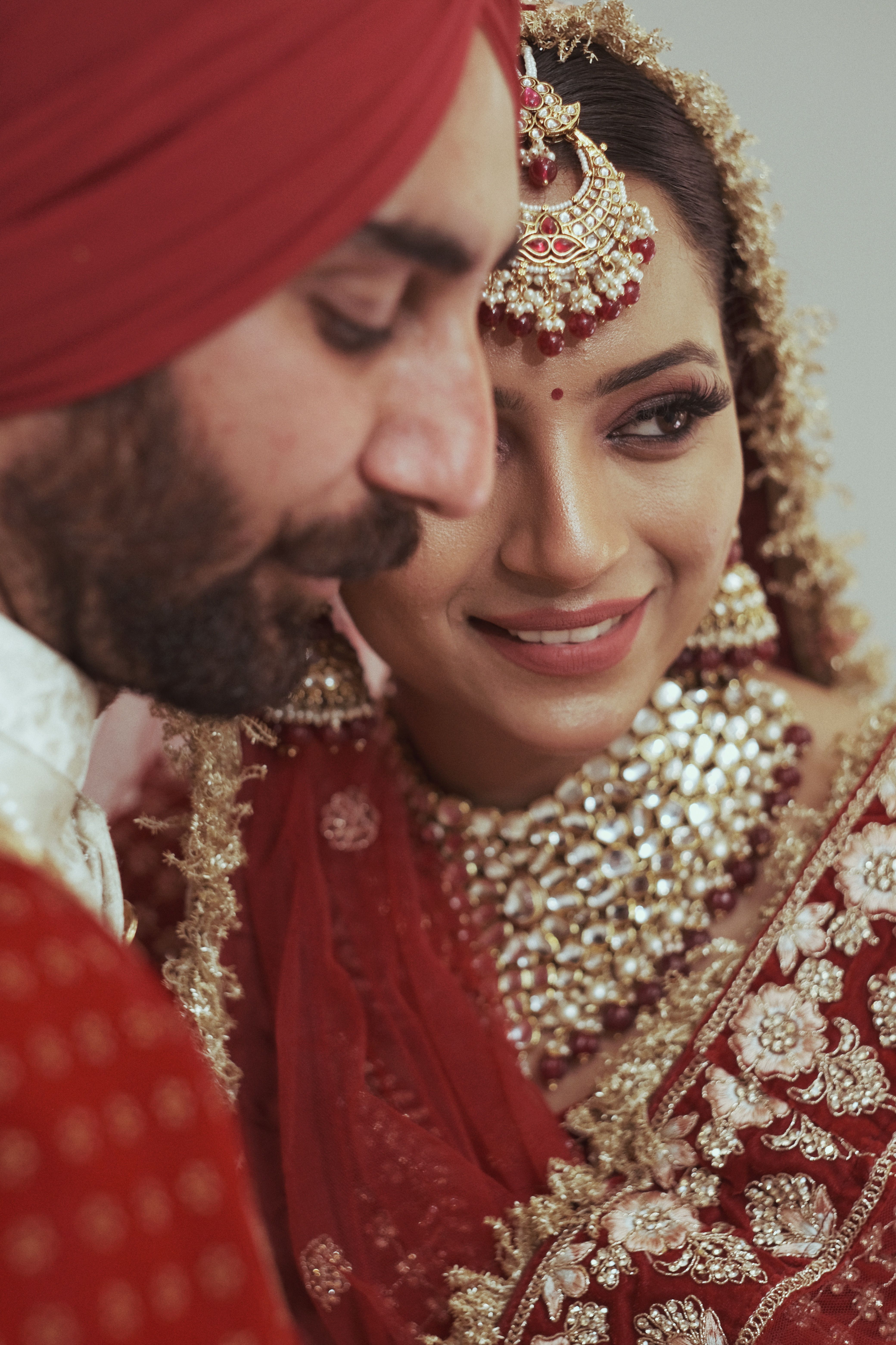 Young Couple in Traditional Indian Wedding Clothes · Free Stock Photo