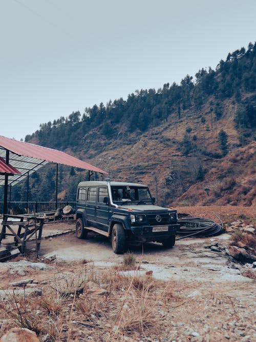 Foto profissional grátis de 4x4, mahindra bolero, SUV