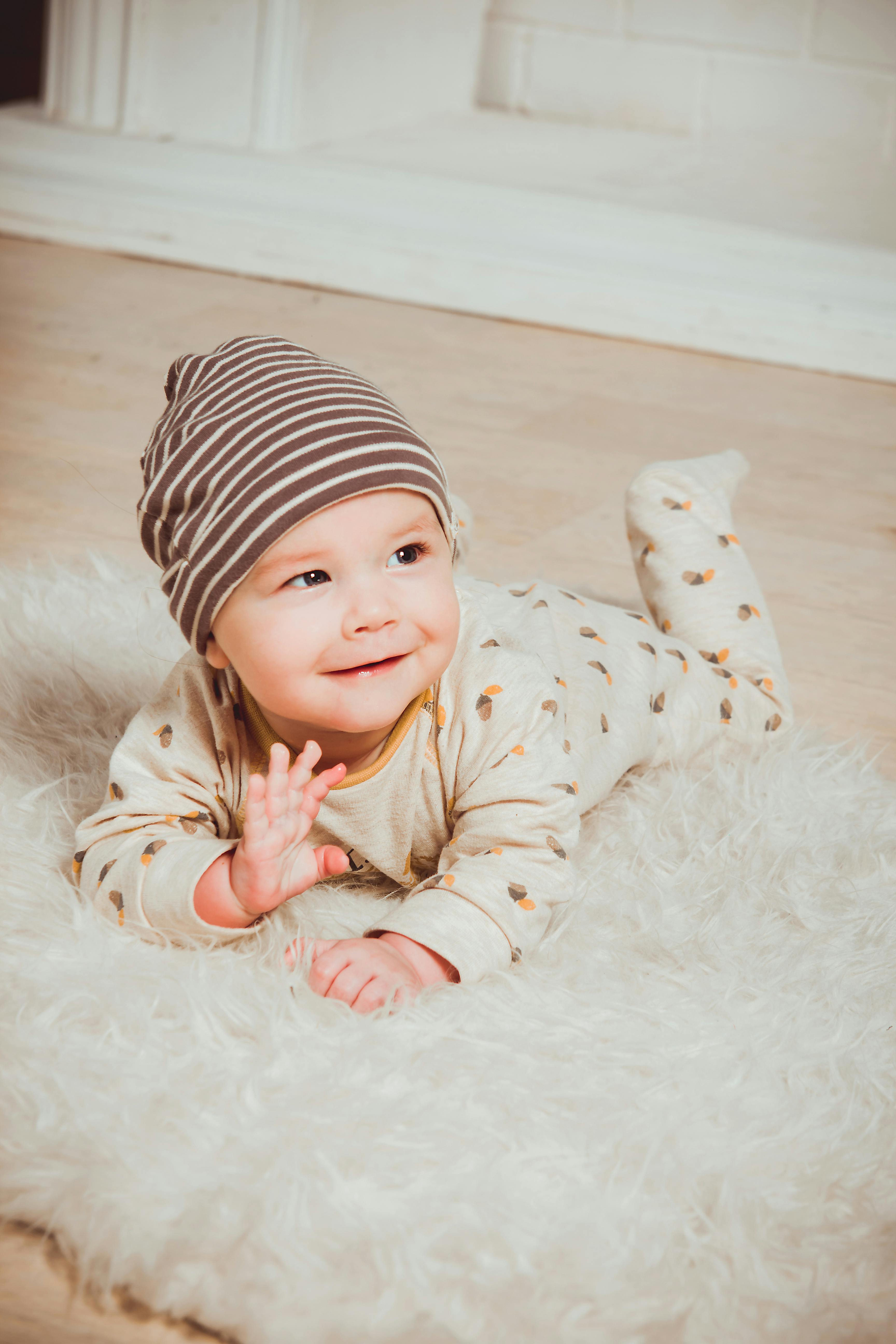 269,134 Cute Baby Stock Photos, High-Res Pictures, and Images