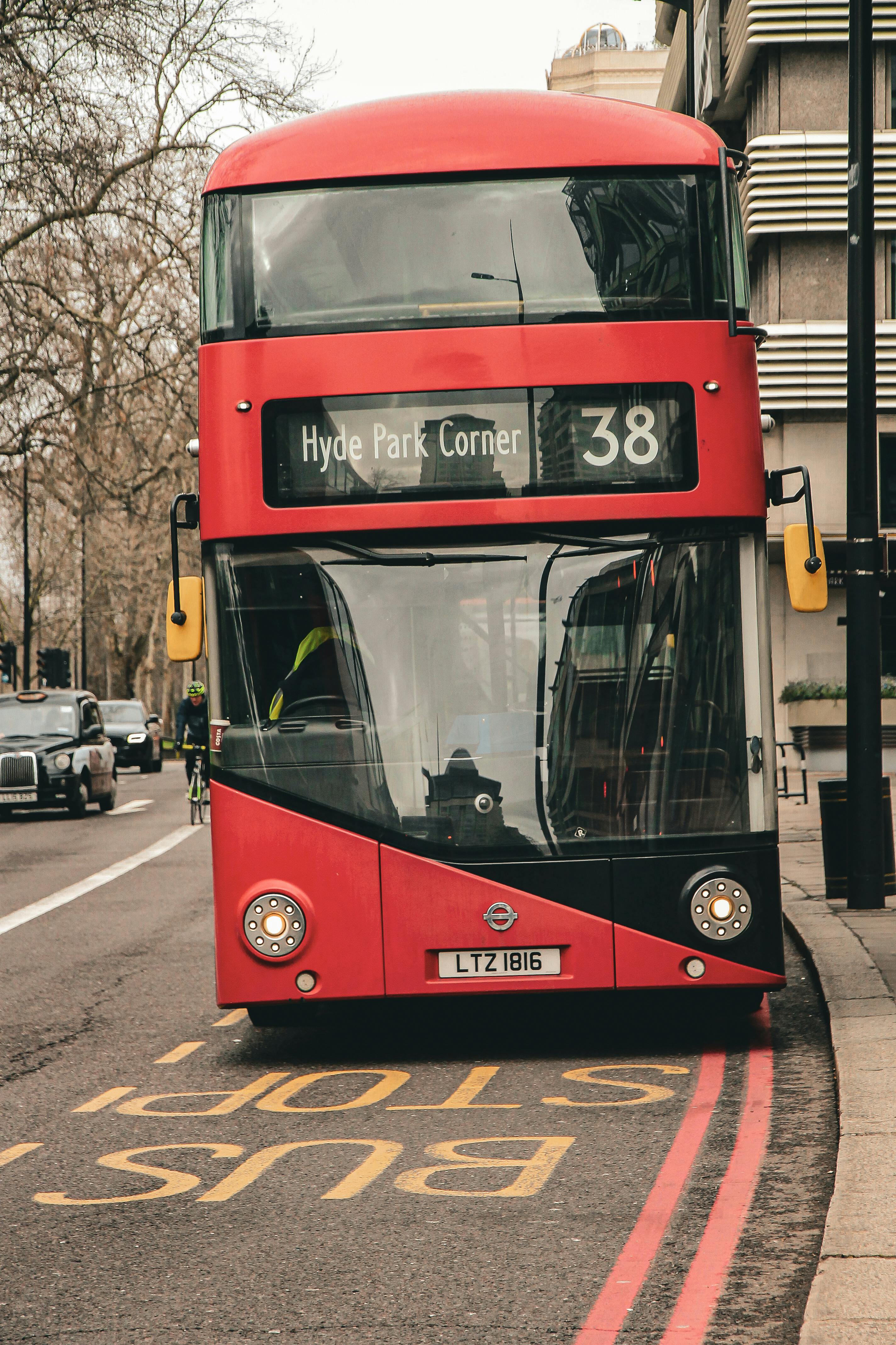 Gratis stockfoto met architectuur, attractie, autobus Stockfoto