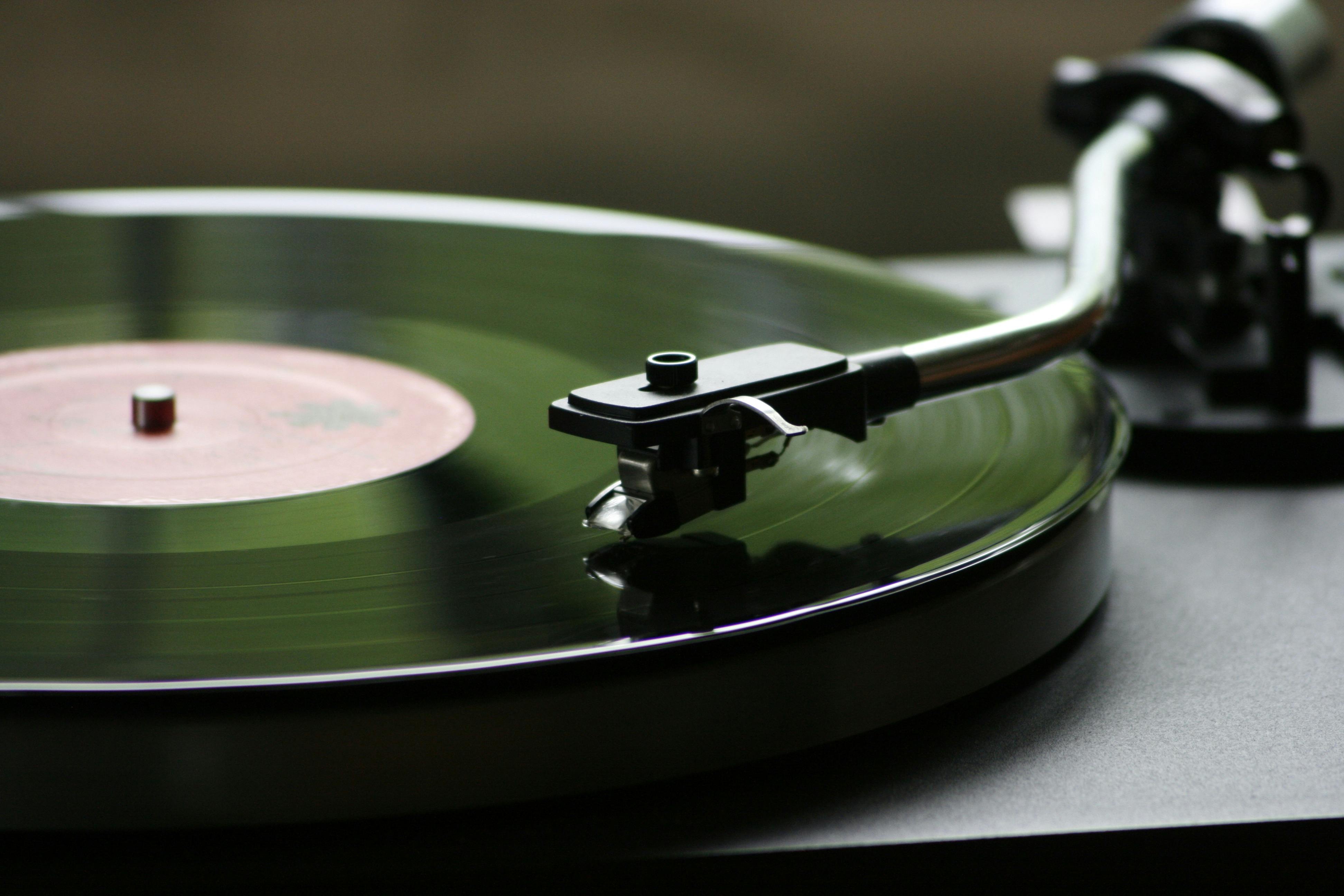 vinyl-record-playing-free-stock-photo