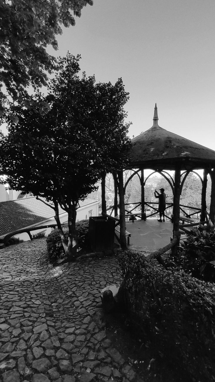 Lebt in Portugal und war im Urlaub in Albufeira: Wer ist Fábio, der Verdächtige, der 16 Menschen in der Oura überfahren hat?