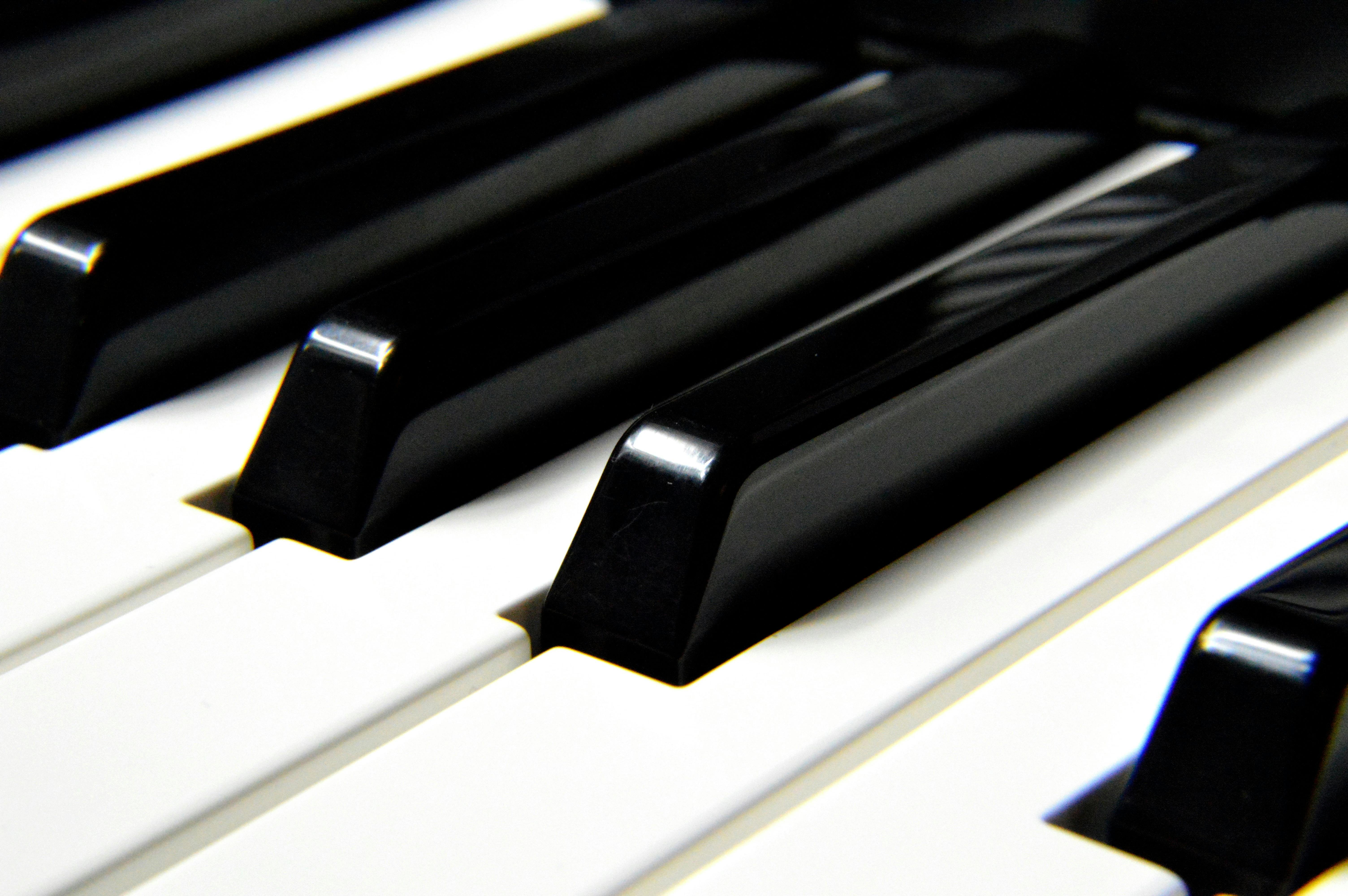 Black Piano Minor Keys · Free Stock Photo