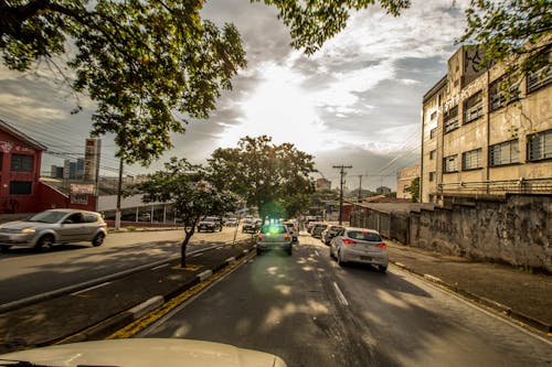 Vehículos Por Delante En La Carretera