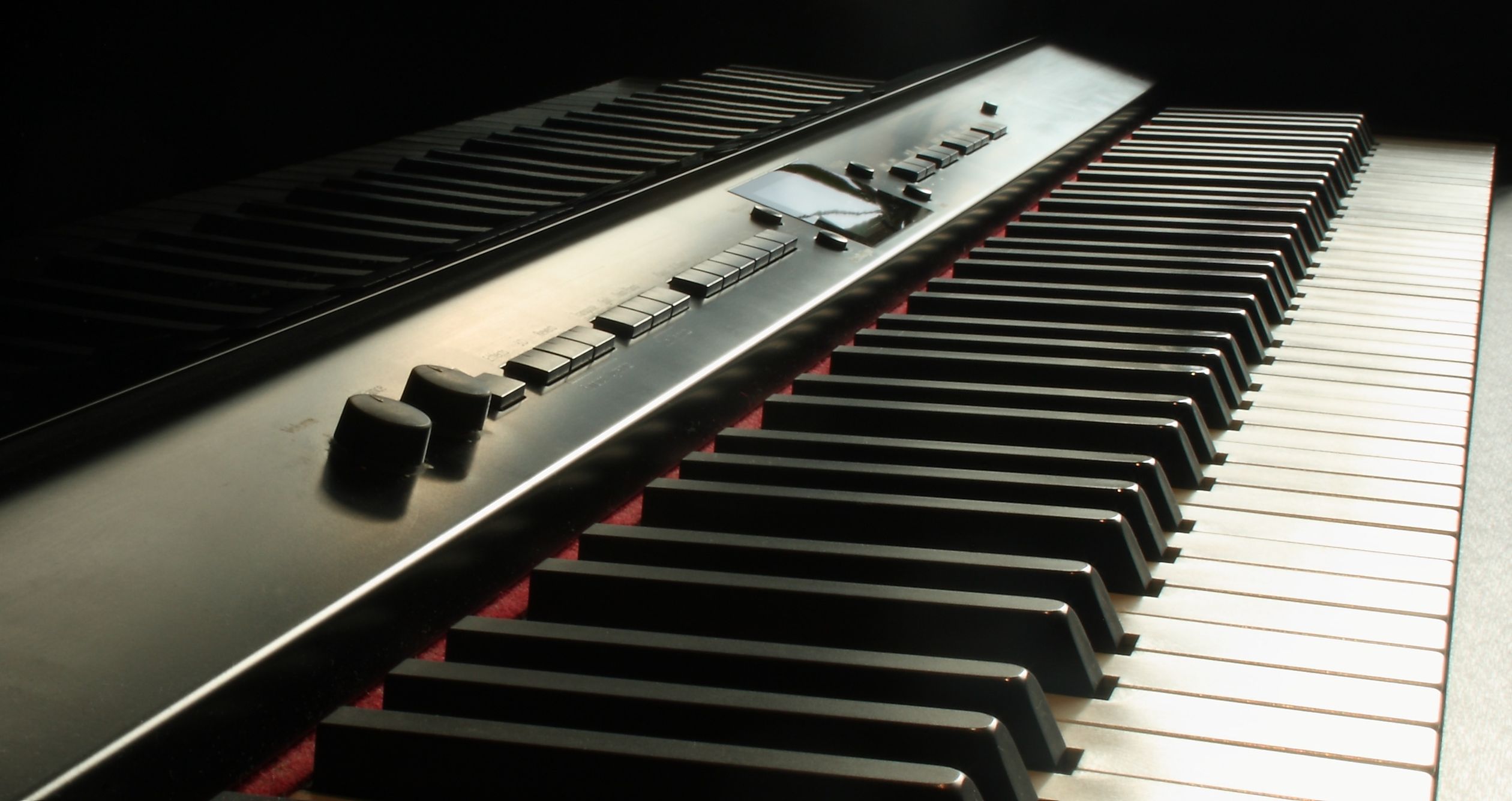 Black Electronic Keyboard · Free Stock Photo