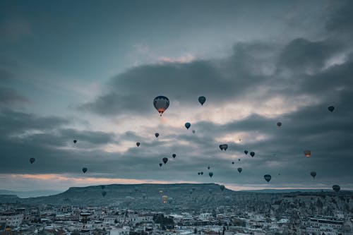 Бесплатное стоковое фото с воздушные шары, город, города