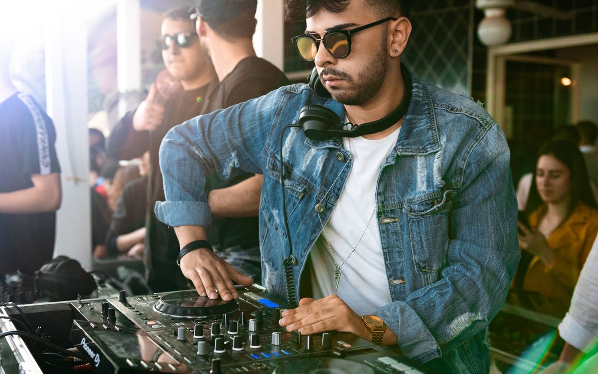 DJ set house pour mariage jeune génération : le choix de la modernité
