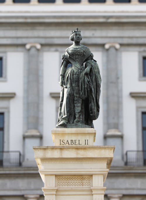 Statue of Queen of Spain Isabel II