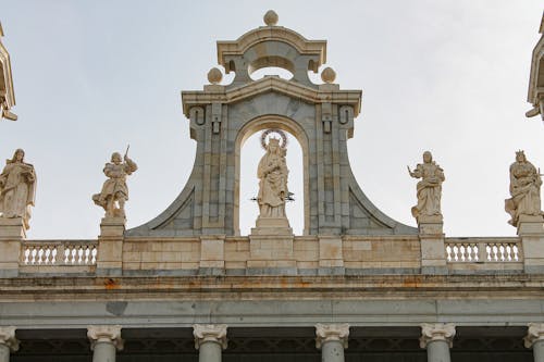 Безкоштовне стокове фото на тему «зовнішнє оформлення будівлі, Іспанія, королівський палац мадрида»