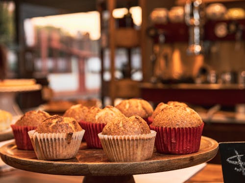 Gratis arkivbilde med bakt, cakestand, dessert