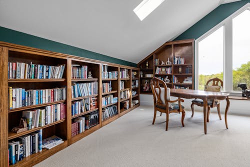 Foto stok gratis buku-buku, desain interior, kamar