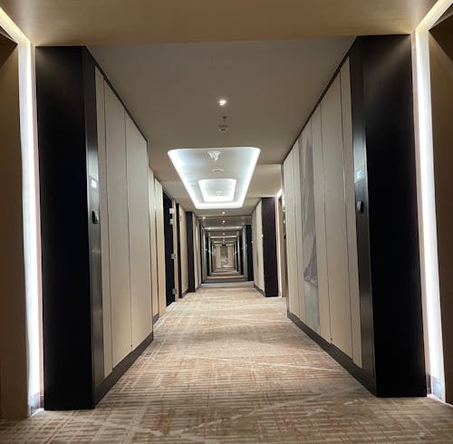 Free stock photo of hallway, hotel, hotel hallway