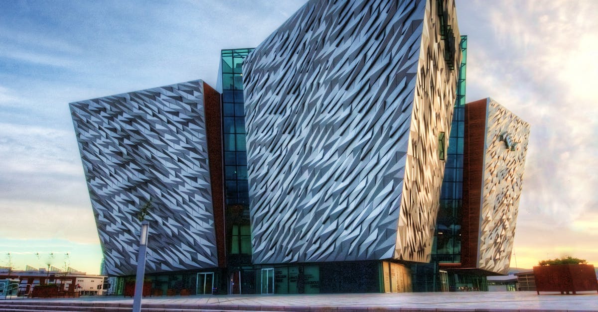 How long is the titanic museum tour in Branson