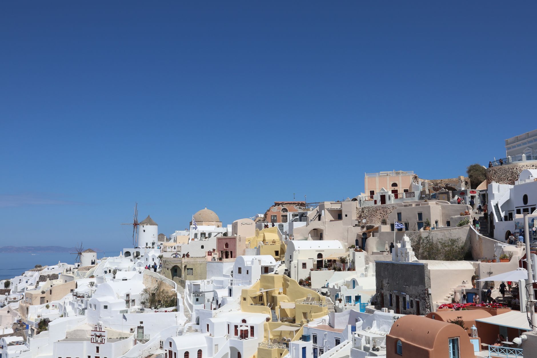 Oia Santorini: Desa Cantik di Yunani yang Wajib Masuk Bucket List Liburanmu!