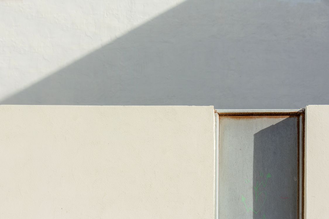 Shadows on Building · Free Stock Photo