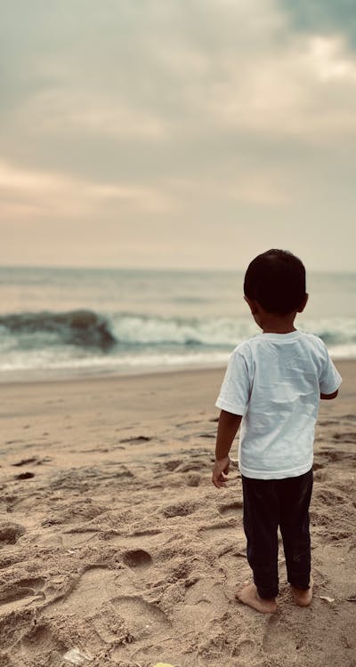 Free stock photo of alone boy, at the beach, india
