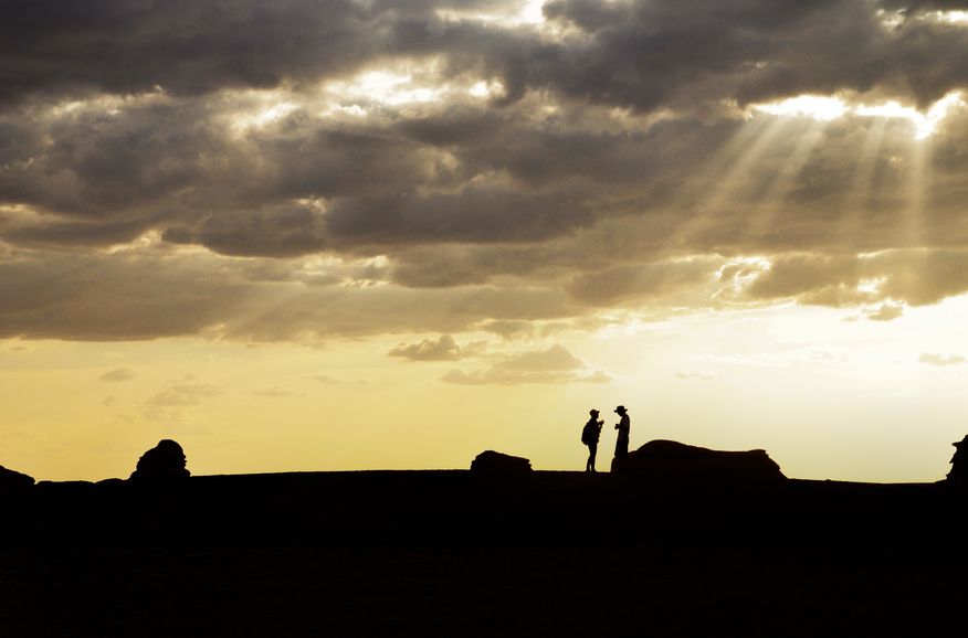 Online dating: starting a conversation on a niche platform