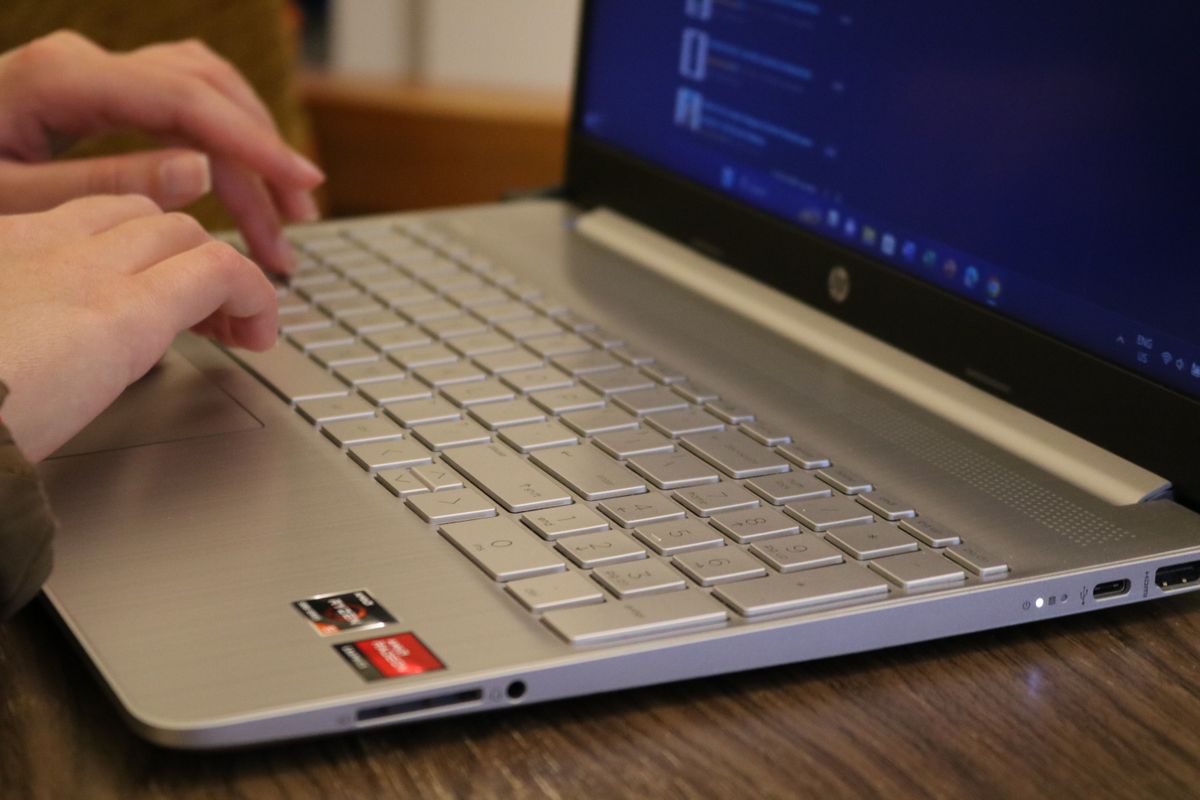 Strong Wi-Fi signal on a laptop and phone