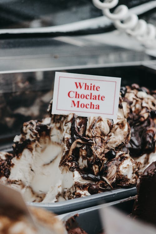 beyaz çikolatalı mocha, dikey atış, dondurmalar içeren Ücretsiz stok fotoğraf