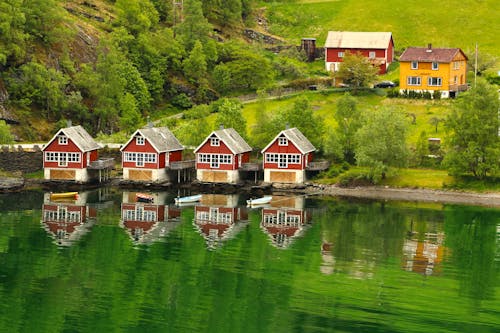 Wooden Cabins by the Lake 