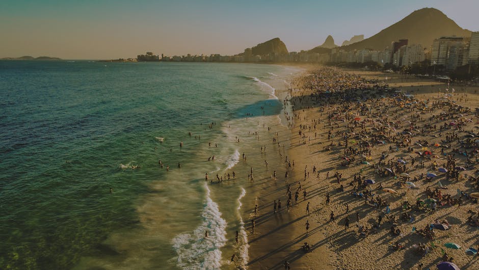 Mensen op het strand van Copacabana