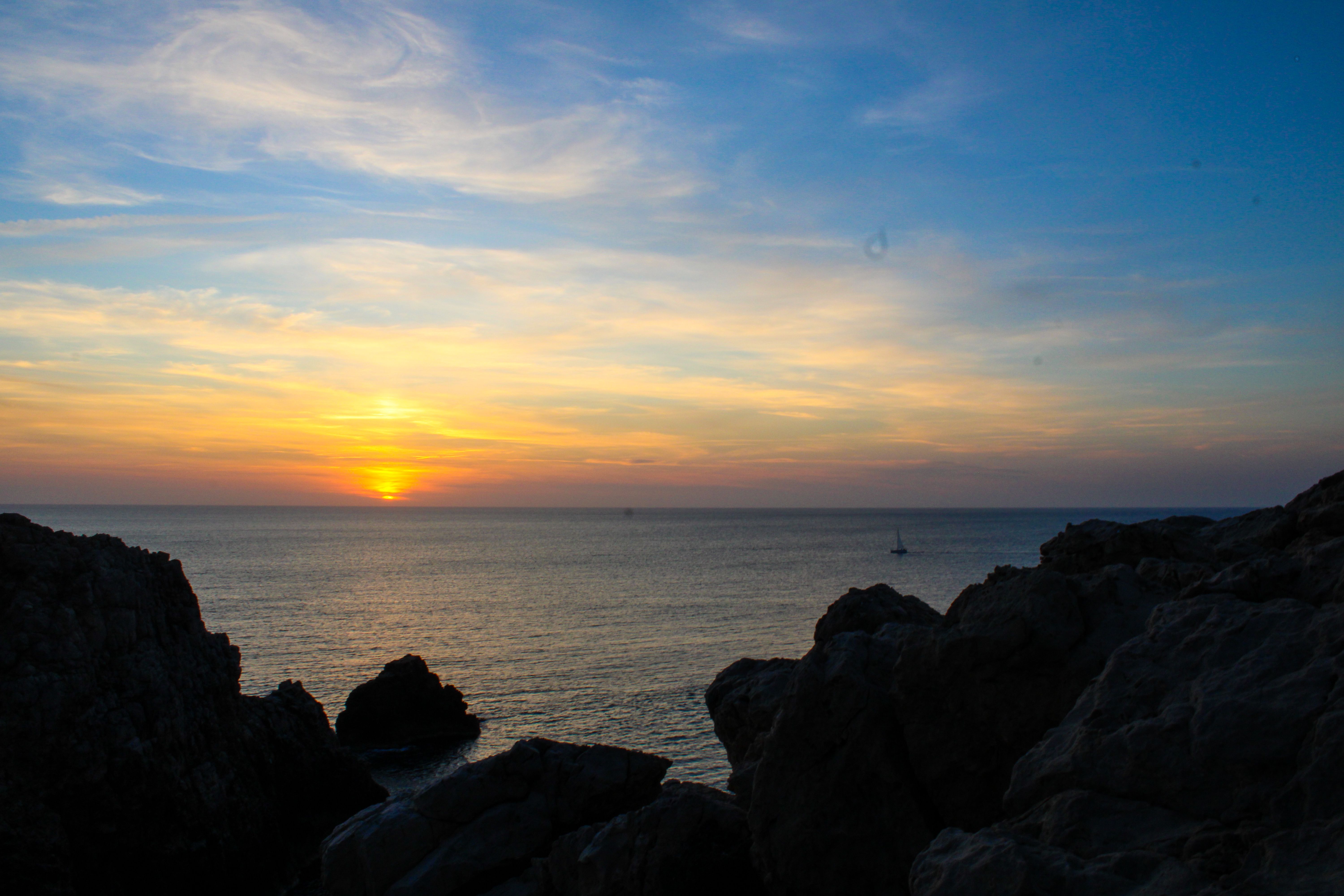 Embracing the Art of Summer Solstice Mindfulness in a Hyper-Connected 