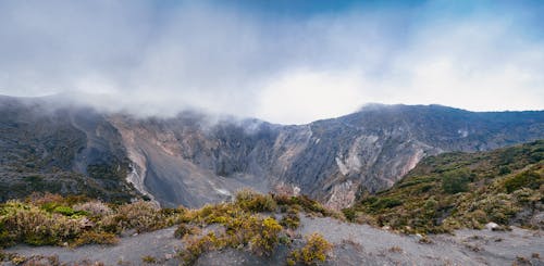 Бесплатное стоковое фото с вулкан, гора, действующий вулкан