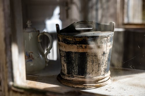 eski, eskiye dönüş, Kova içeren Ücretsiz stok fotoğraf