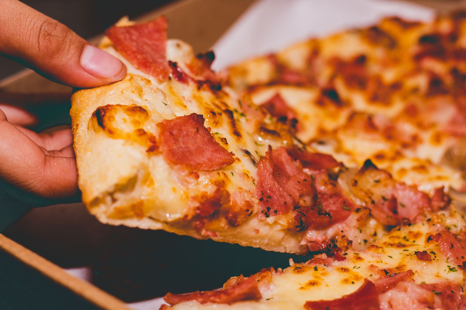 Pizza z kamenné pece