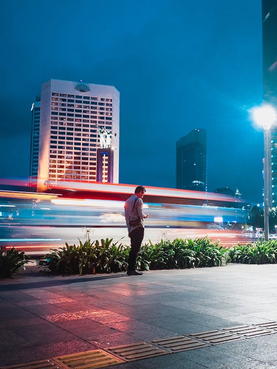 Foto profissional grátis de à noite, cidade à noite, exposição longa