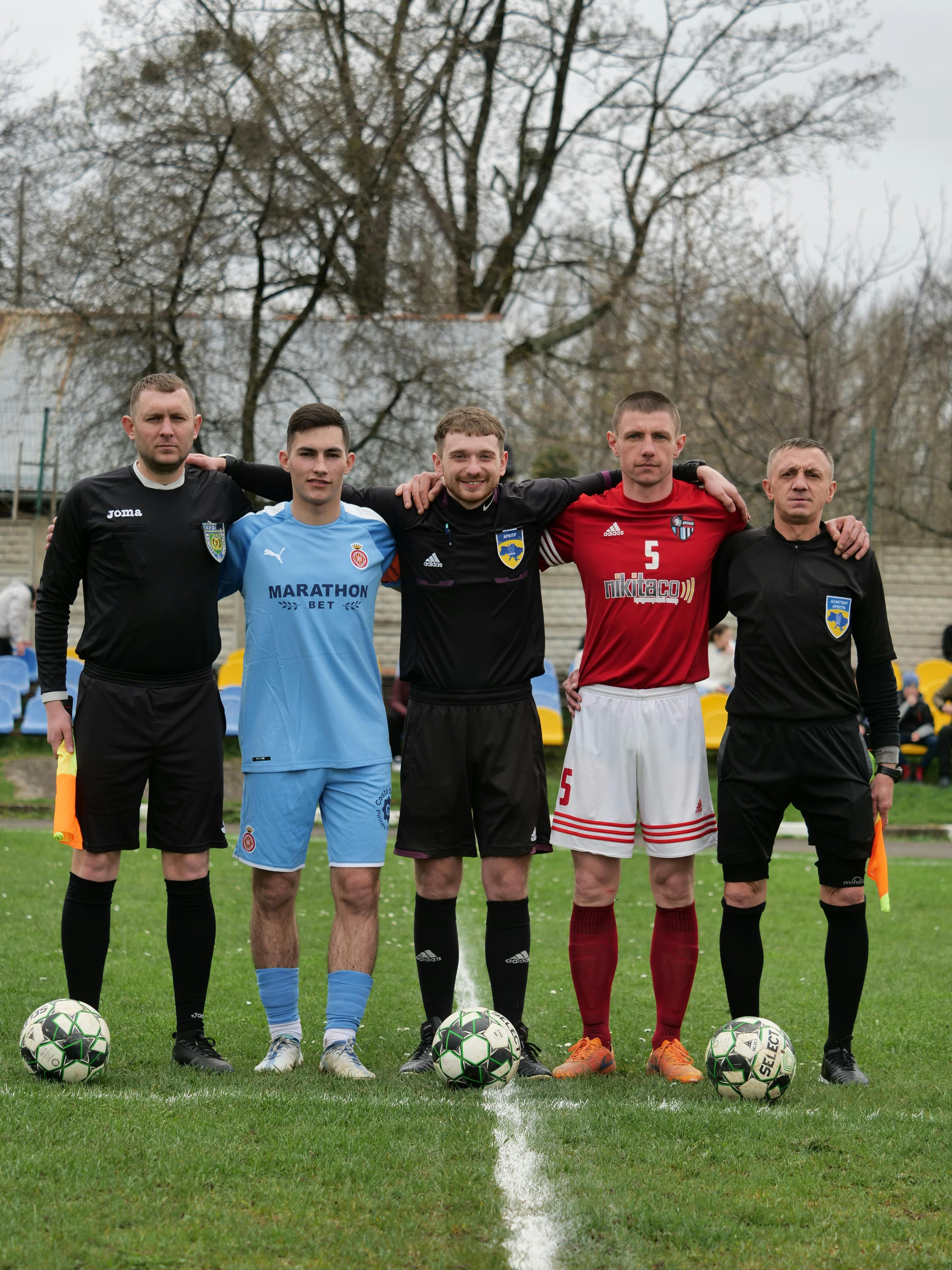 Foto de Furknsaglam no Pexels  Futebol fotos, Cartaz de futebol, Bola de  futebol