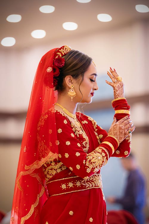 印度女人, 垂直拍摄, 婚紗禮服 的 免费素材图片