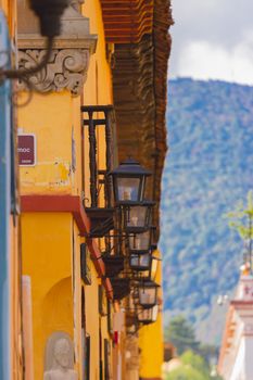 Iconic colonial architecture with vibrant colors in San Cristóbal de las Casas, Mexico.