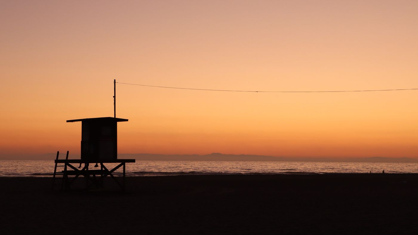 Balboa Beach, Newport: The Free Pier, the Bonfires, and What the Regulars Know