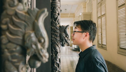 Free Gratis arkivbilde med asiatisk mann, briller, bruke Stock Photo