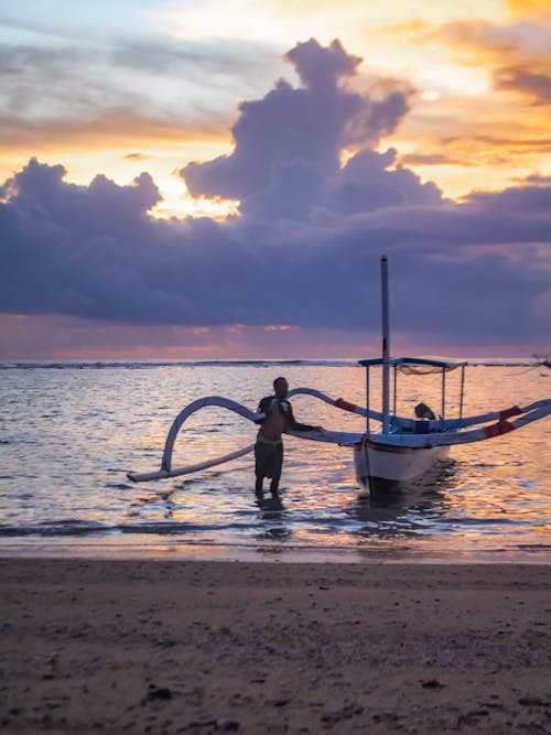 Foto stok gratis kapal, matahari terbit, nelayan