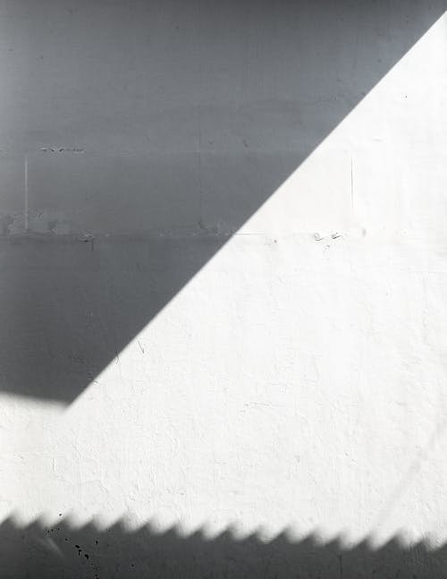 Foto stok gratis bayangan, dinding, hitam & putih